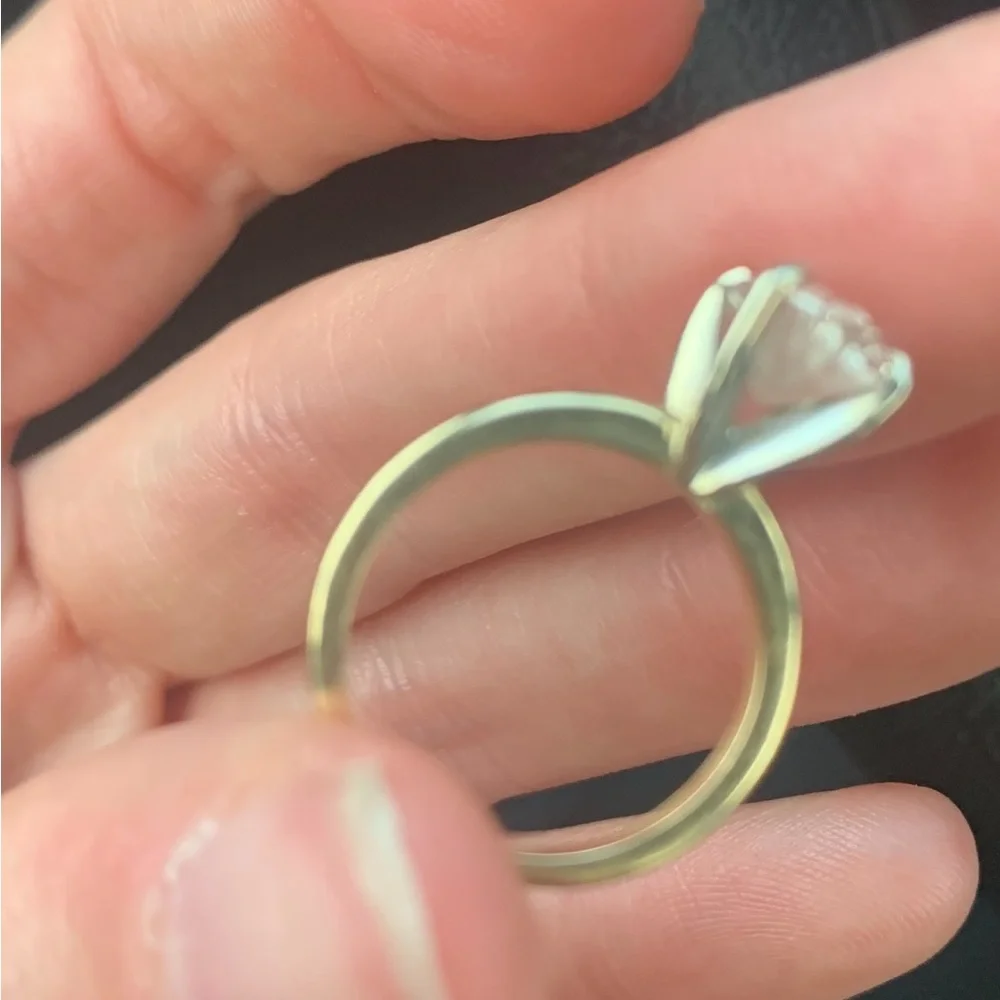 Engagement ring - Picture 3 of 5